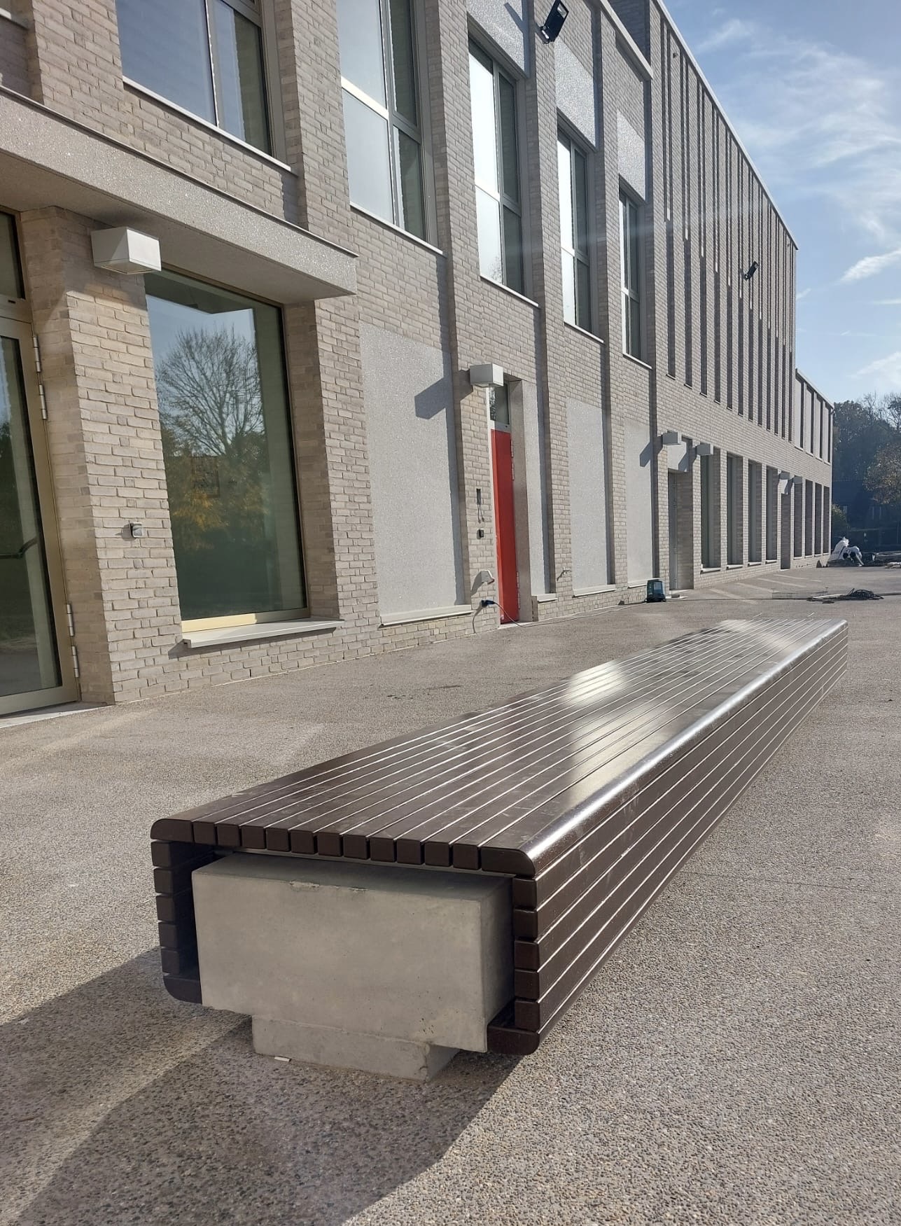 VonkCrete bank buiten